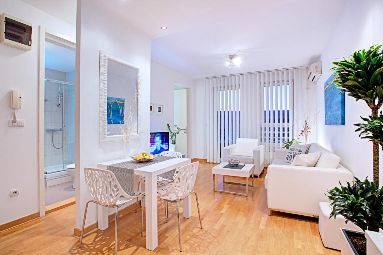 Belville Luxury Apartment เบลเกรด ภายนอก รูปภาพ